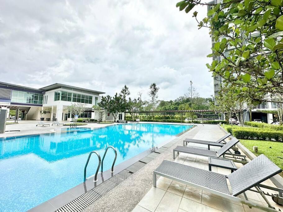 Kuching Cozy Skyvilla Apartment @ Mjc Batu Kawa エクステリア 写真